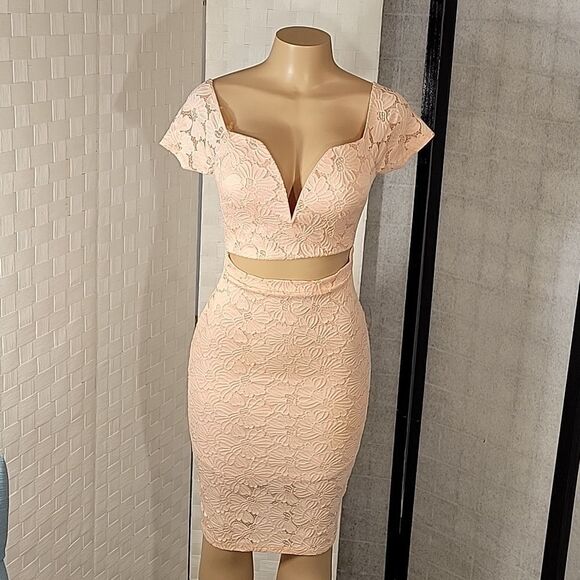 GLARE LACE SHORT SLEEVE V-NECK WOMEN"S DRESS - Picture 12 of 14